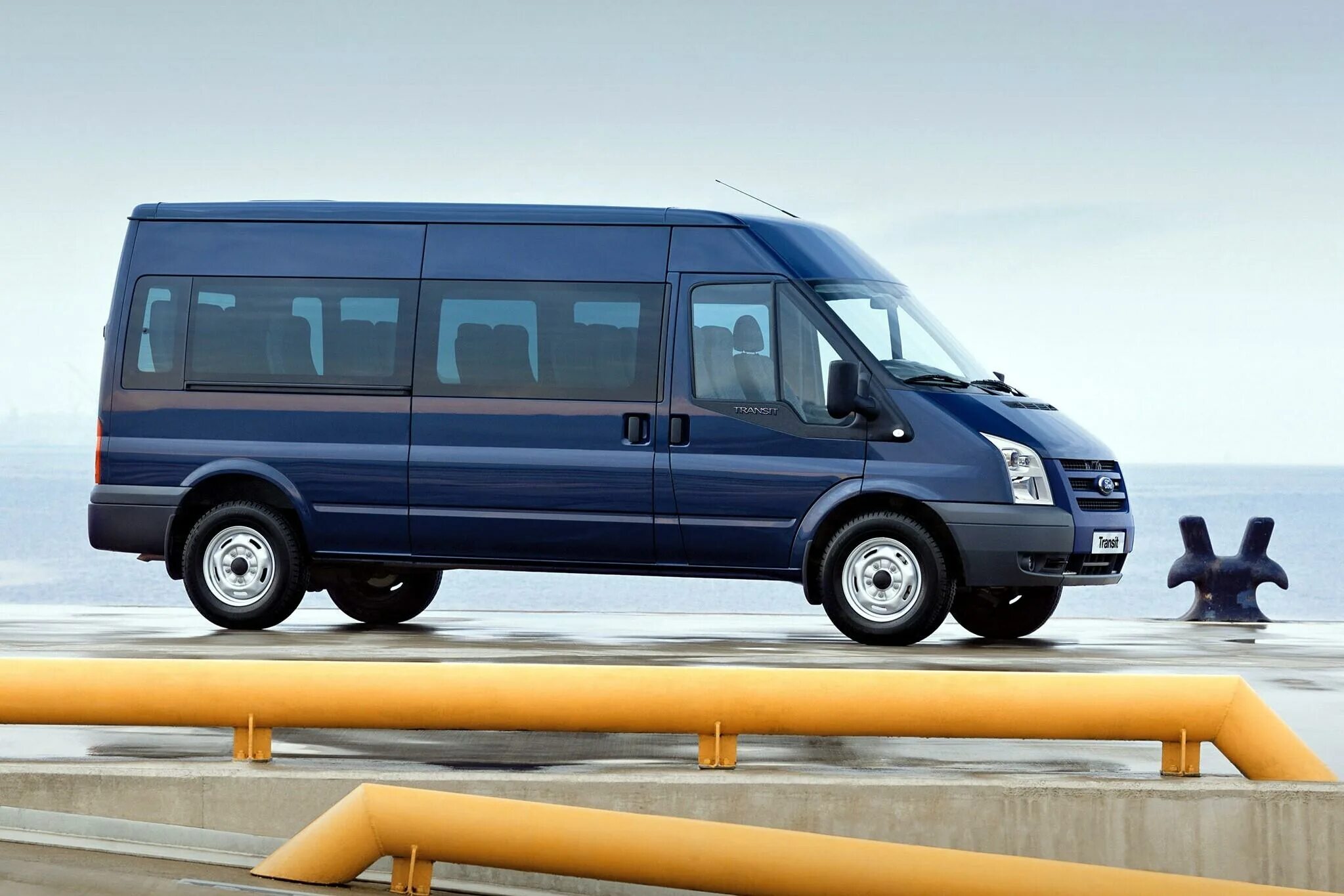 Форд транзит устройства. Ford Transit 2006 пассажирский. Ford Transit 6. Форд Транзит минибус. Ford Transit Microbus.