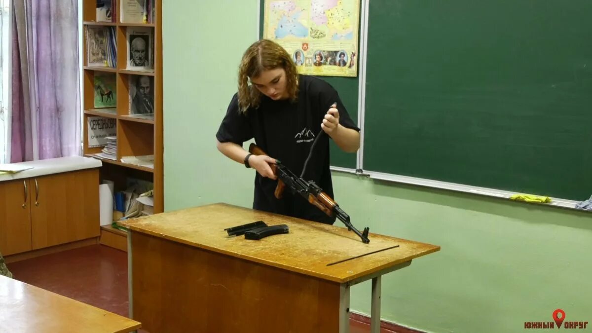 В классе 26 учащихся среди них. Профессиональные притязания ученицы 10 класса. В классе учится 21 человек среди них две подруги аня и нина класс. Сериал классная катя с даней милохиным. Десять школьников среди которых аня.