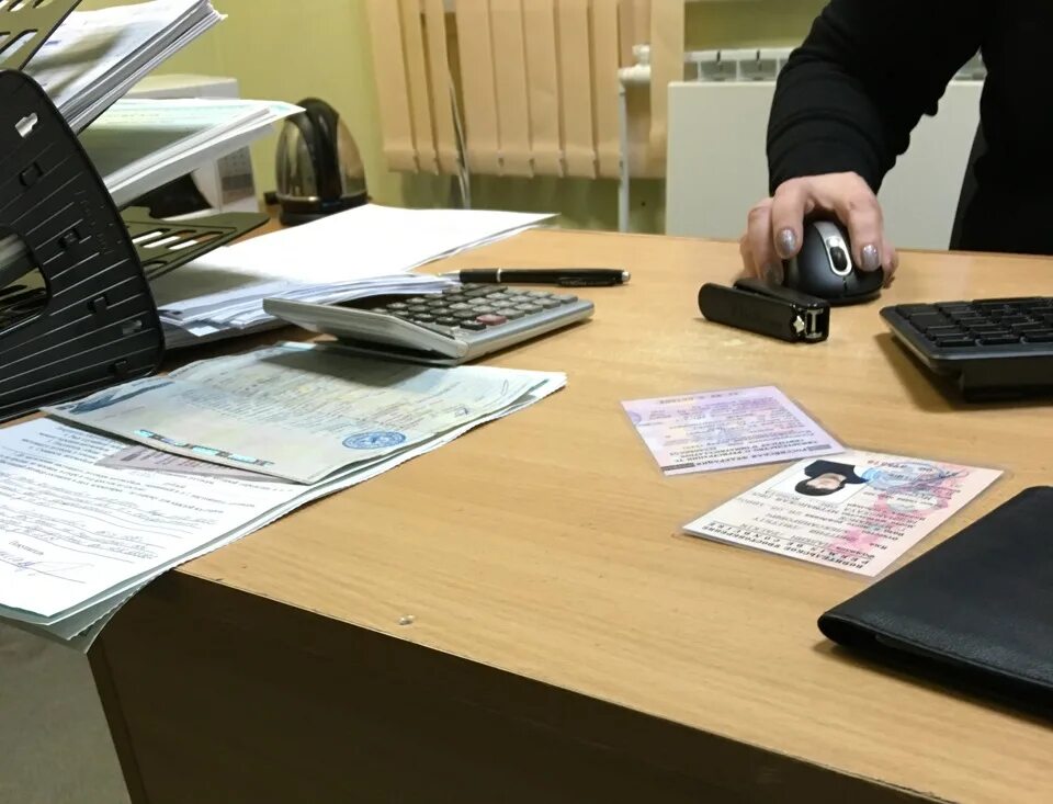 Постановка на учет получение номеров. Регистрация автомобиля. Постановка на учет. Постановка на учёт автомобиля. Постановка авто на учет в ГИБДД.