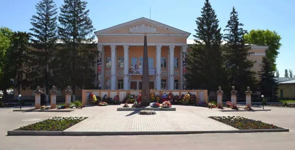 Воронежская область рп ольховатка. Ольховатка Ольховатский район Воронежская область. Парк Ольховатка Ольховатский район. Дворец культуры поселок Ольховатка Воронежской области. Площадь в Воронежской области в Ольховатке.