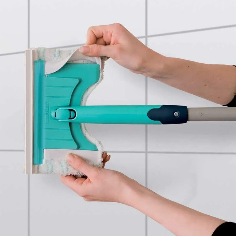 Швабра мыть потолки. Швабра для стен flexi pad, телескопическая. 41702 bath cleaner сменная насадка(д/41700 micro duo). швабра leifheit 41700. швабра с губкой leifheit.