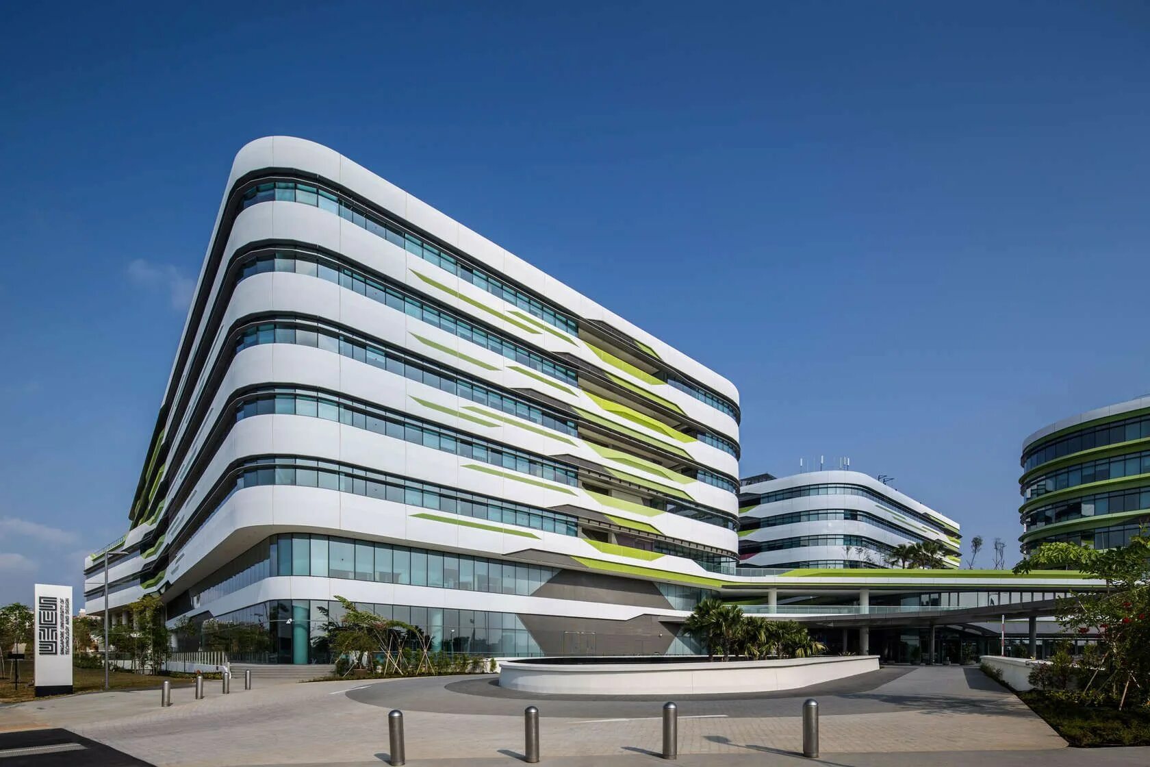 Университетский кампус Сингапур. Архитектурные университеты в Сингапуре. Офисный комплекс Соларис Сингапур. Сингапурский университет архитектура.