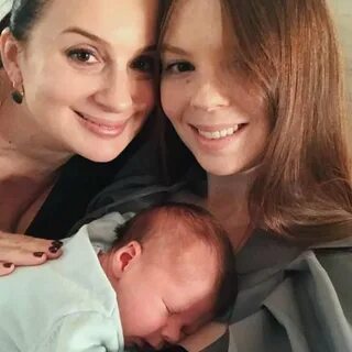 Старшая дочь Екатерины Стриженовой Анастасия на днях родила двоих детей - м...