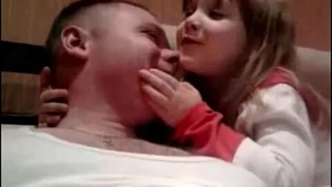 Папа дал дочки рот