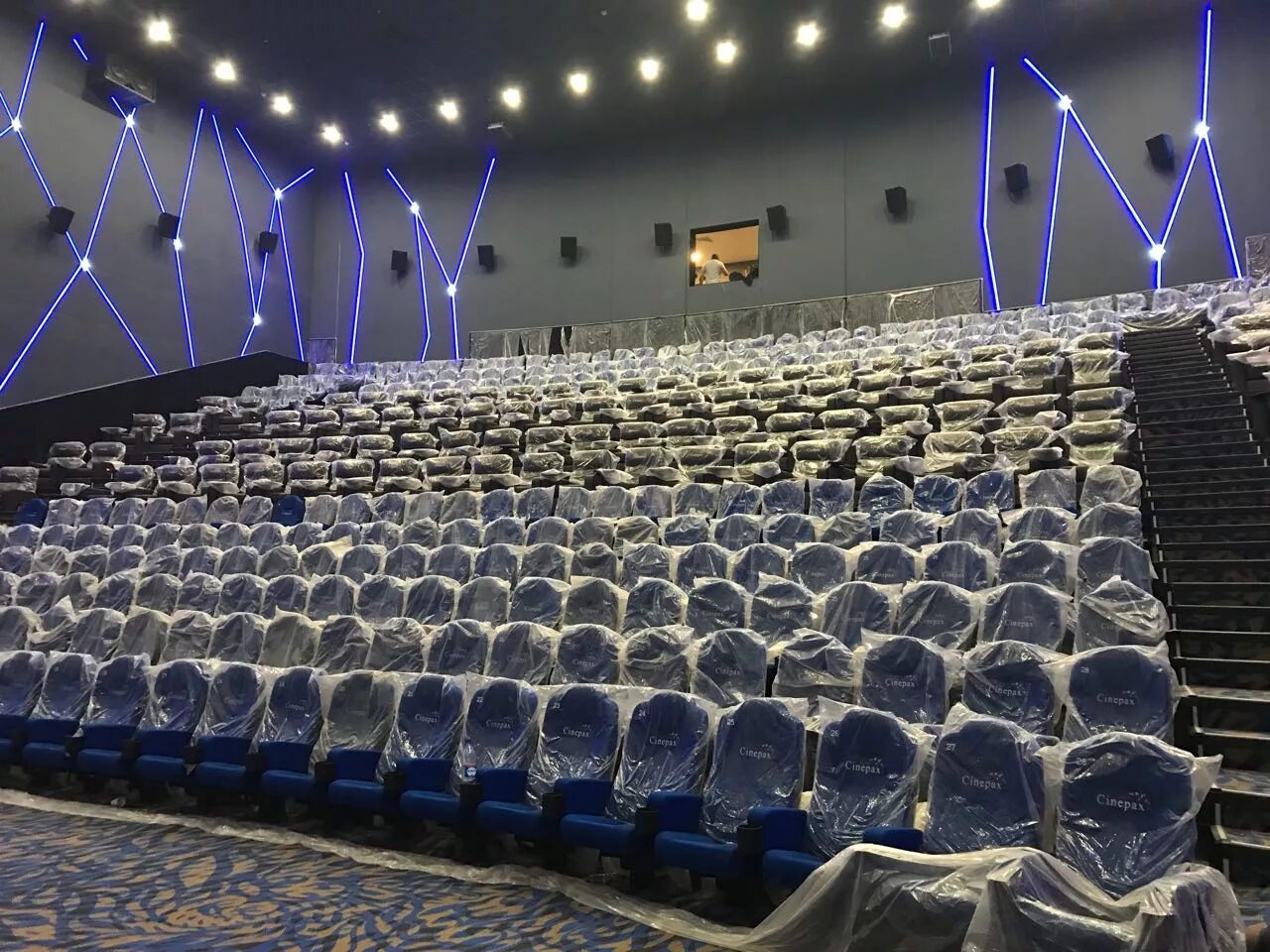 Cinema 9 IMAX Хабаровск. Броско Молл IMAX. Синема 9 IMAX зал. Зал аймакс Хабаровск.