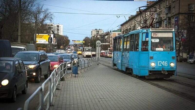 Общественный транспорт челябинска в реальном времени. Транспорт Челябинск. Общественный транспорт Челябинск. Много трамваев. В Челябинске встали трамваи.