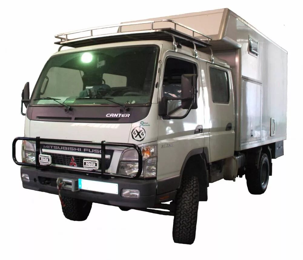 Купить грузовик митсубиси. Mitsubishi Canter 4x4. Mitsubishi Canter 4wd. Mitsubishi Fuso Canter 4х4. Mitsubishi Canter 4wd Double Cab.