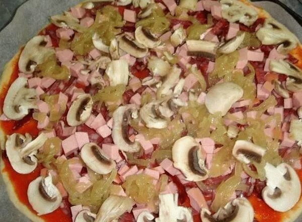 рецепт пиццы с яйцом колбасой. пицца на багете. пицца на батоне в духовке. пицца с яйцом. пицца с яйцом.