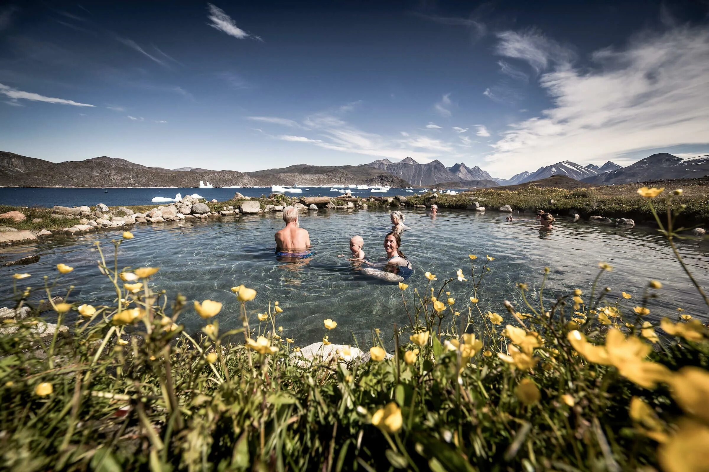 Hot island. Гренландия термальные источники. Гренландия гейзеры. Термальные источники национального парка Гренландский. Южная Гренландия.