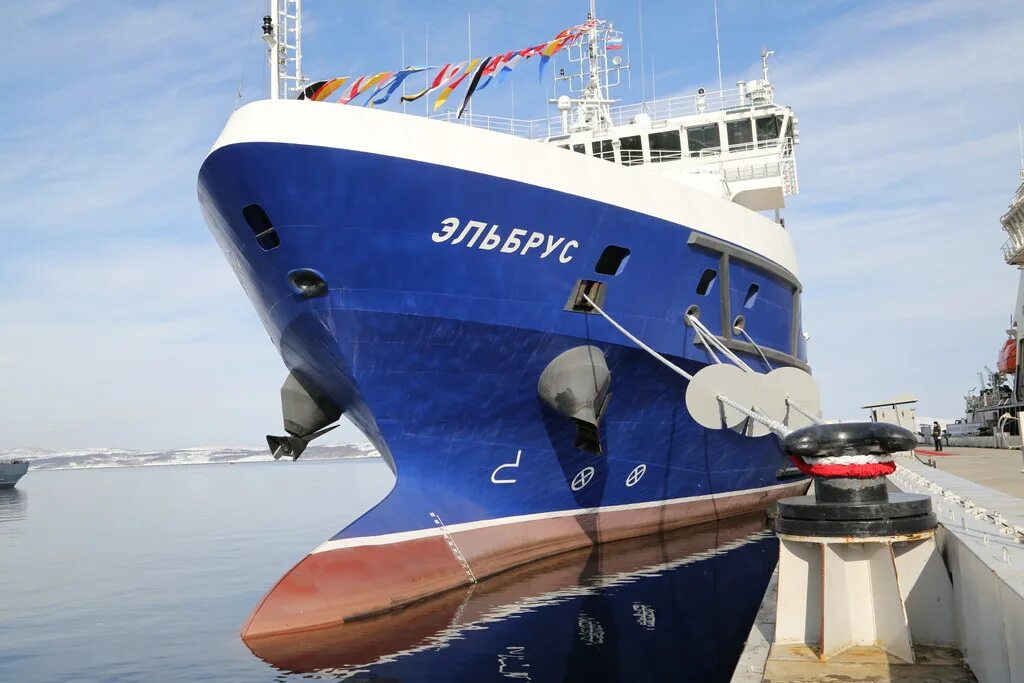 Морские и речные толкачи. Сухогруз. Эльбрус мурманск. Буксир бизон мурманск. Эльбрус мурманск.