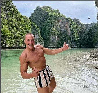 Жыныстық қатынастағы жезөкшенің жеке суреті