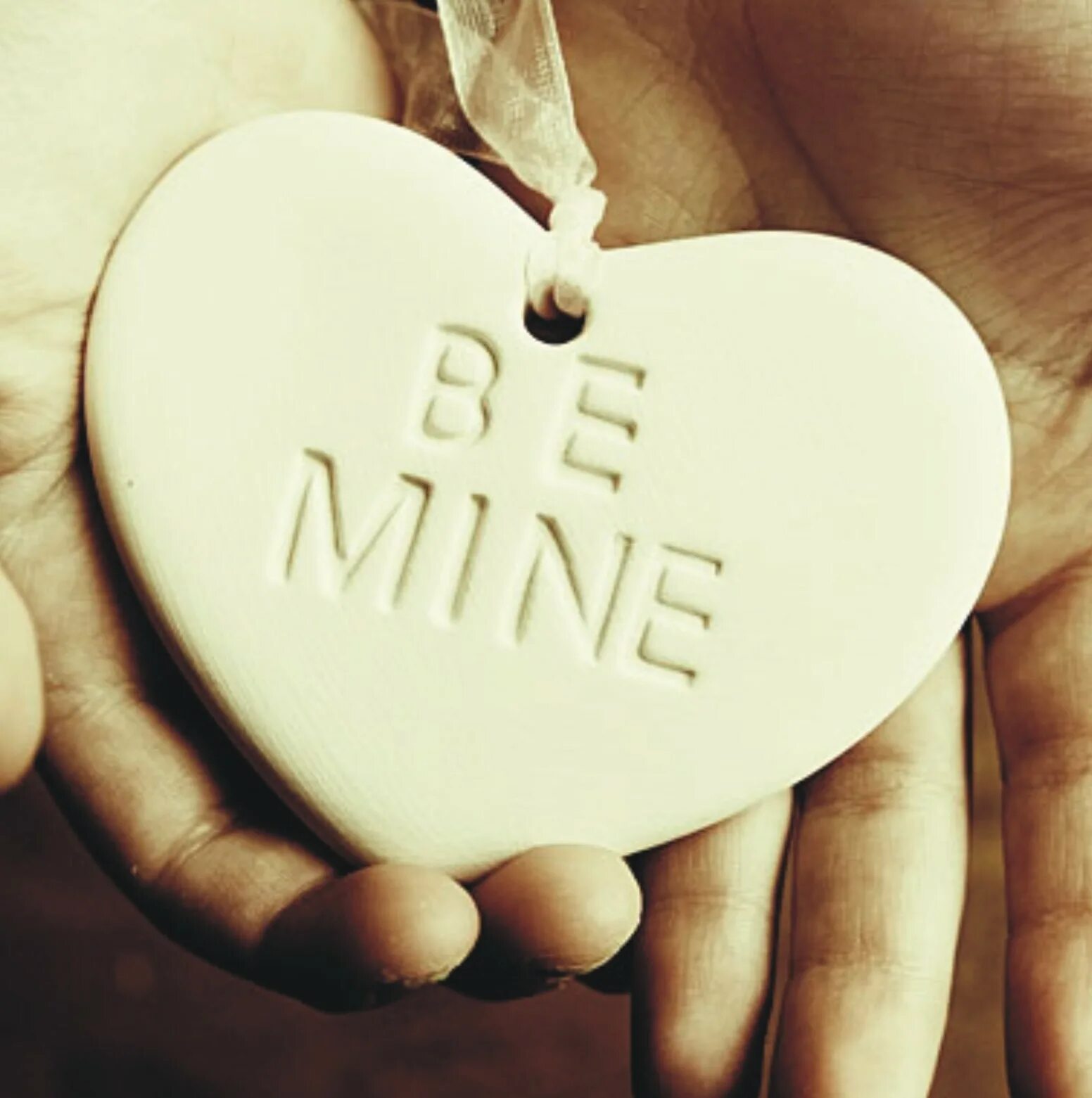 This heart of mine. Be mine картинки. Мини картинки про любовь. Be my сердце. Таблетка be mine.