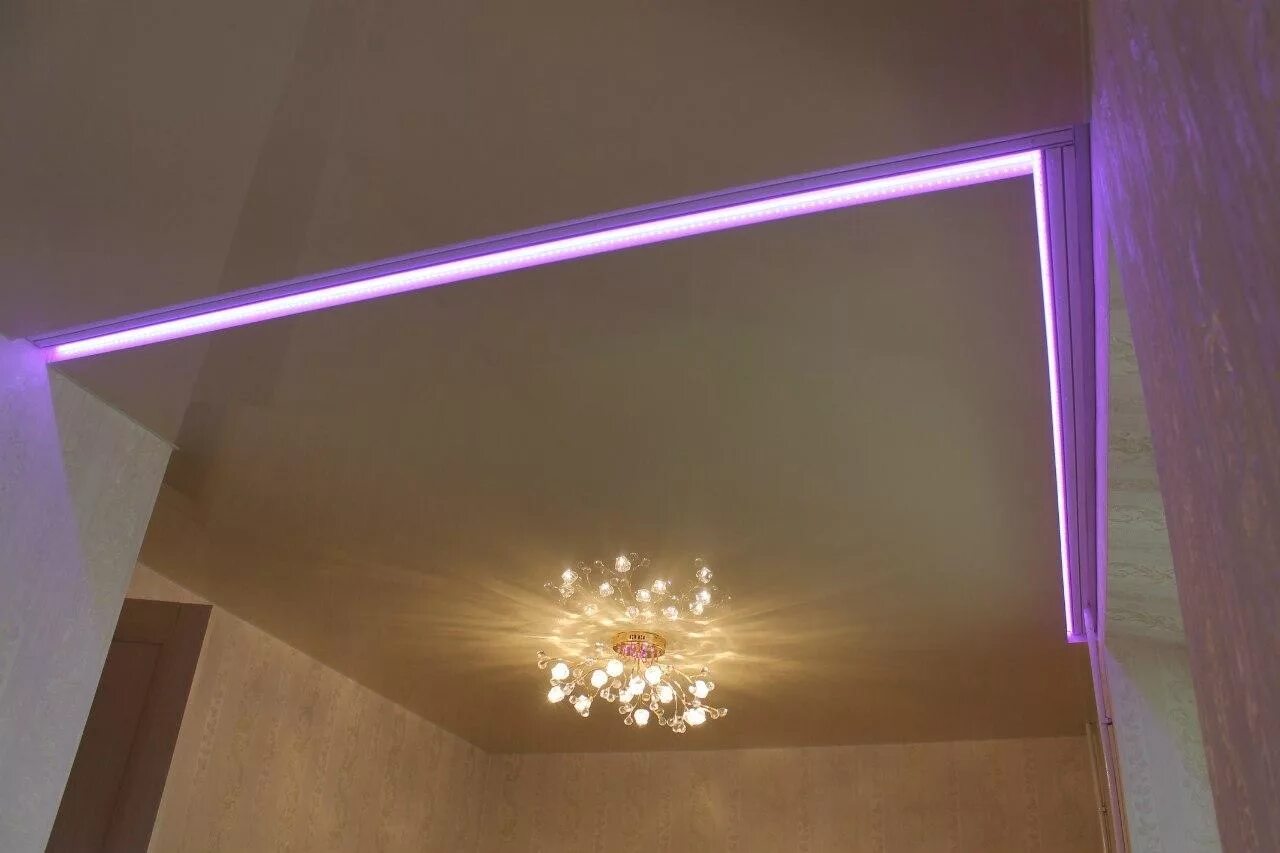 Купить потолки с подсветкой. Потолок с подсветкой. Натяжные потолки с подсветкой. Натяжной с подсветкой. Натяжной потолок со светодиодной подсветкой.