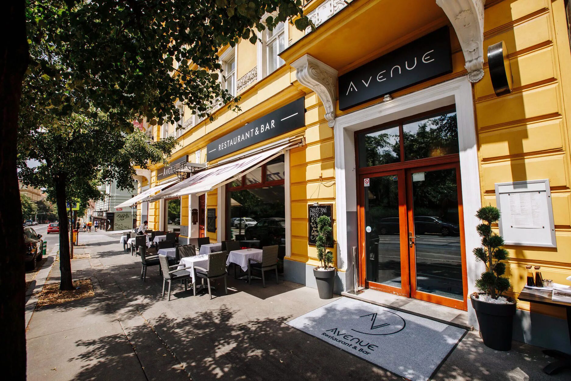 Ресторан одесская. Ресторан Одесса. Кафе фото Одесса. Одесса-мама ресторан. Avenue Restaurant Paris.