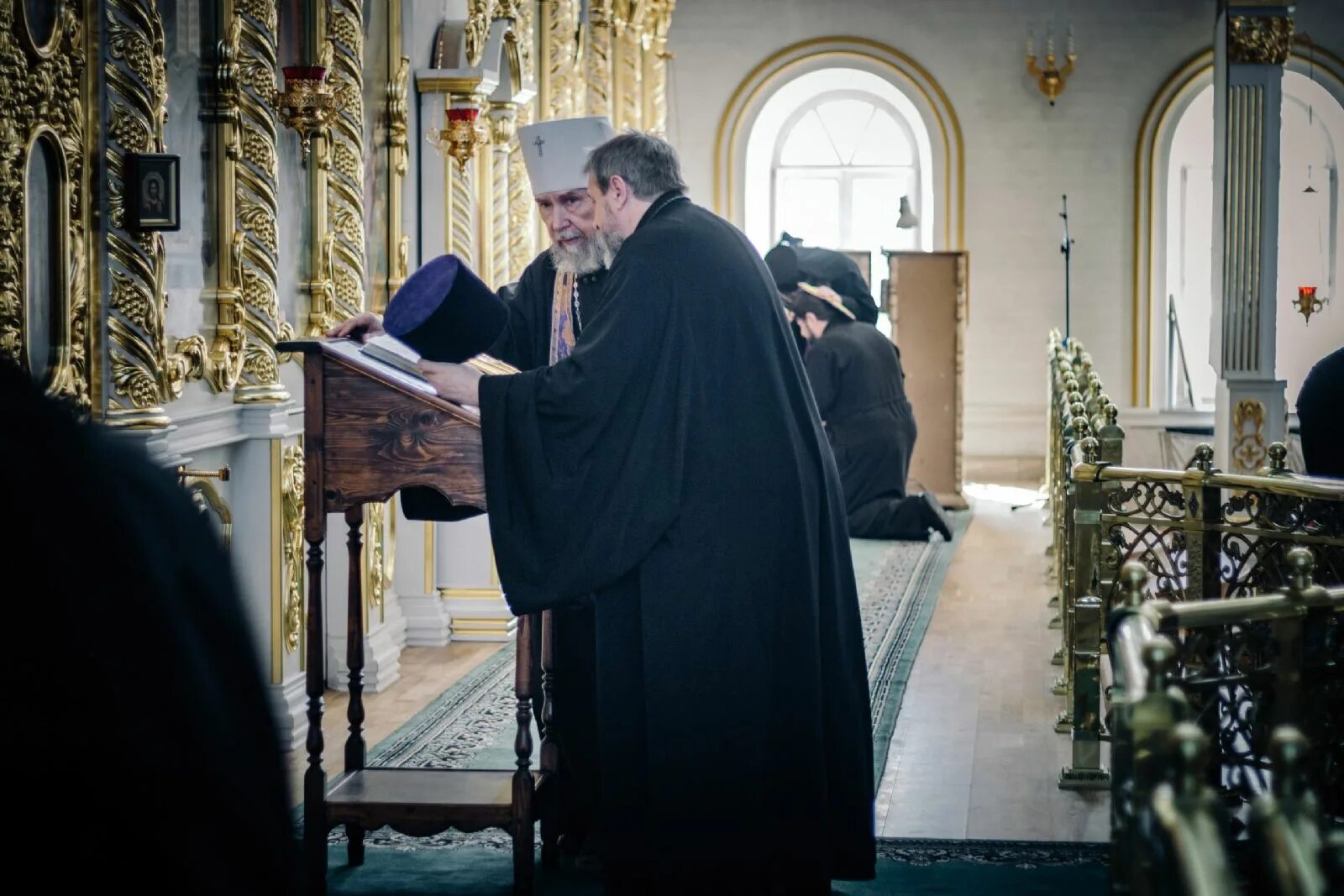 Епископская Исповедь. Сретенский монастырь Исповедь. Исповедь духовенства. Исповедь фф