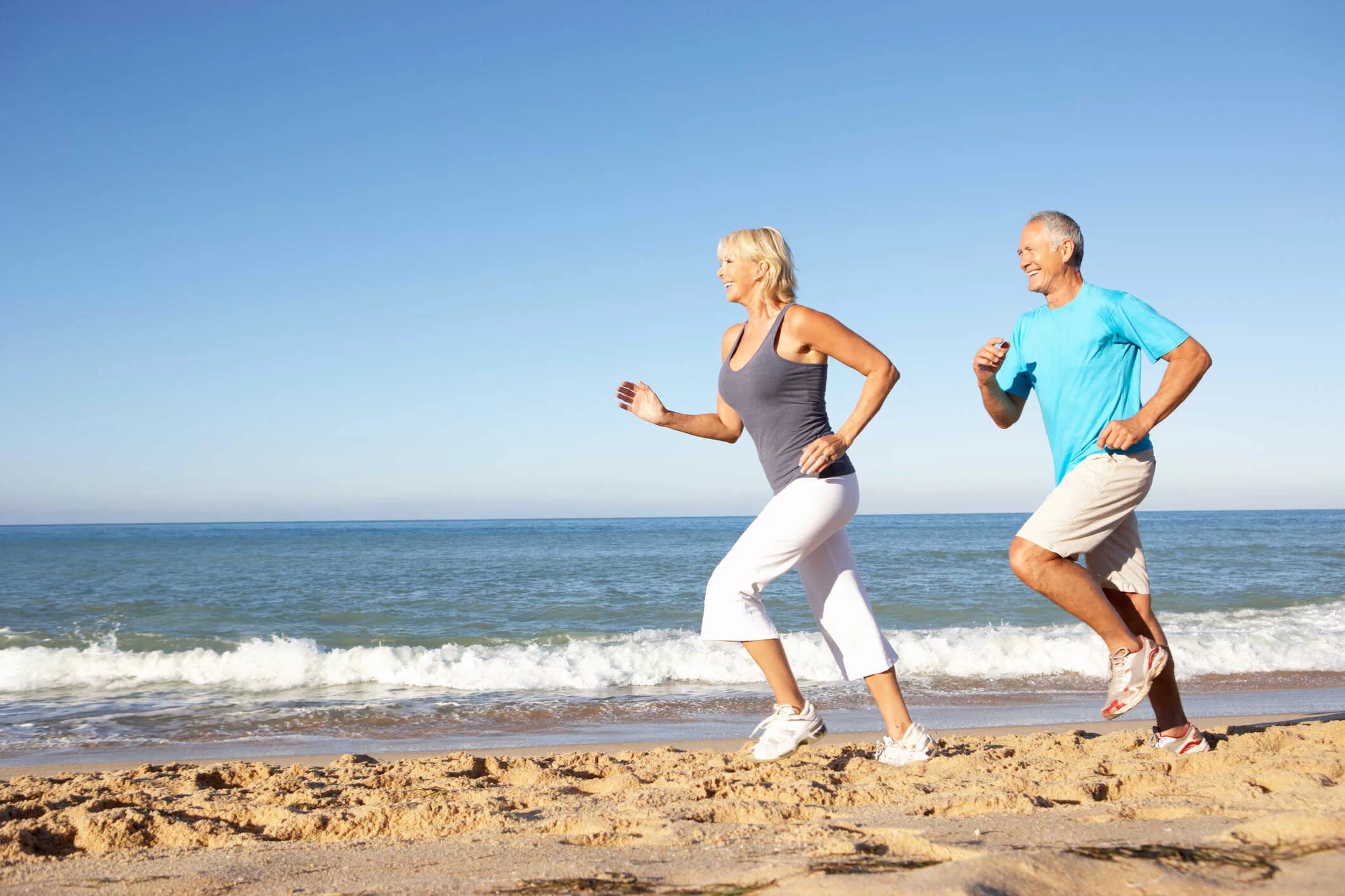 Активный образ жизни. Здоровый человек. Физическая активность и здоровье. Здоровье и долголетие человека. Sport helps people
