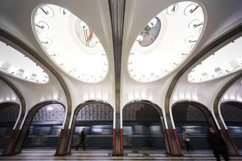 Метро маяковская внутри