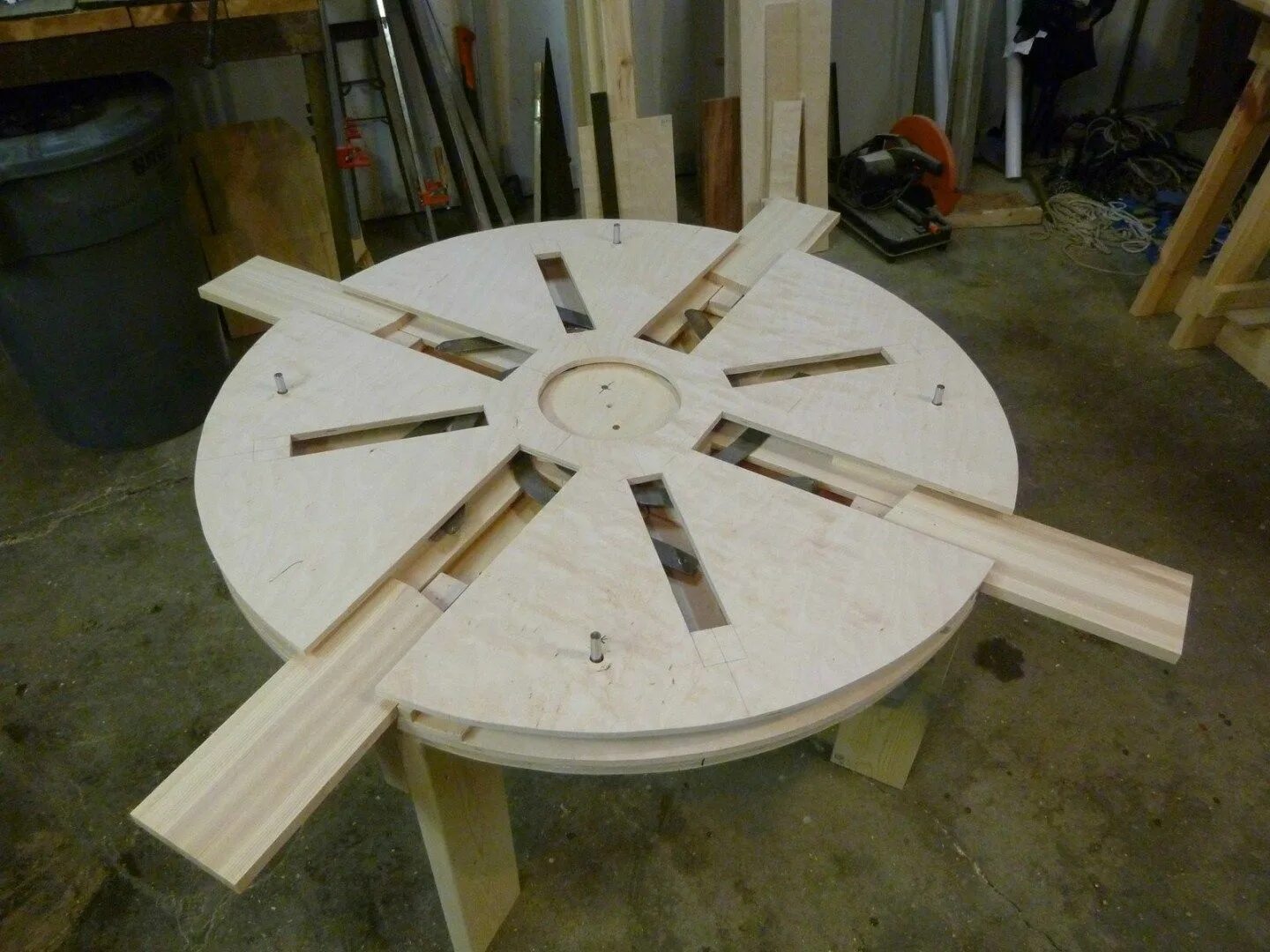 Круглая коробка из гофрокартона. Щит круглый деревянный. Круглая столешница своими. Круглая шкатулка из картона. Круглая столешница своими.