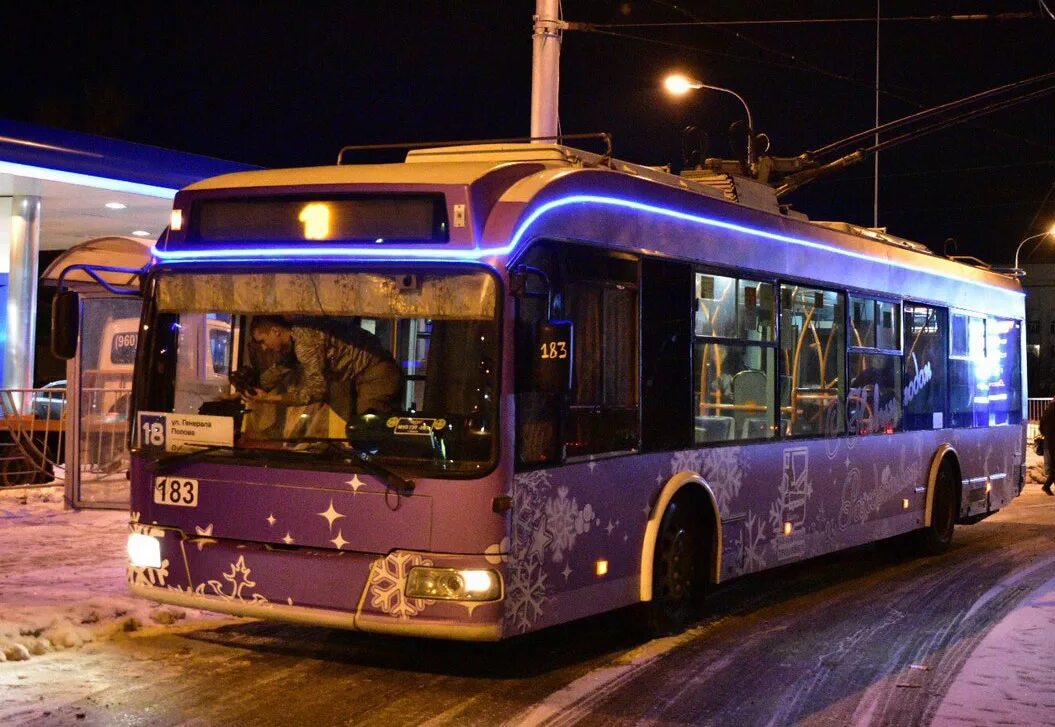 Как будут ходить автобусы в новогоднюю ночь. Новые троллейбусы в калуге. ночной троллейбус. новогодний троллейбус. транспорт в новогоднюю ночь.
