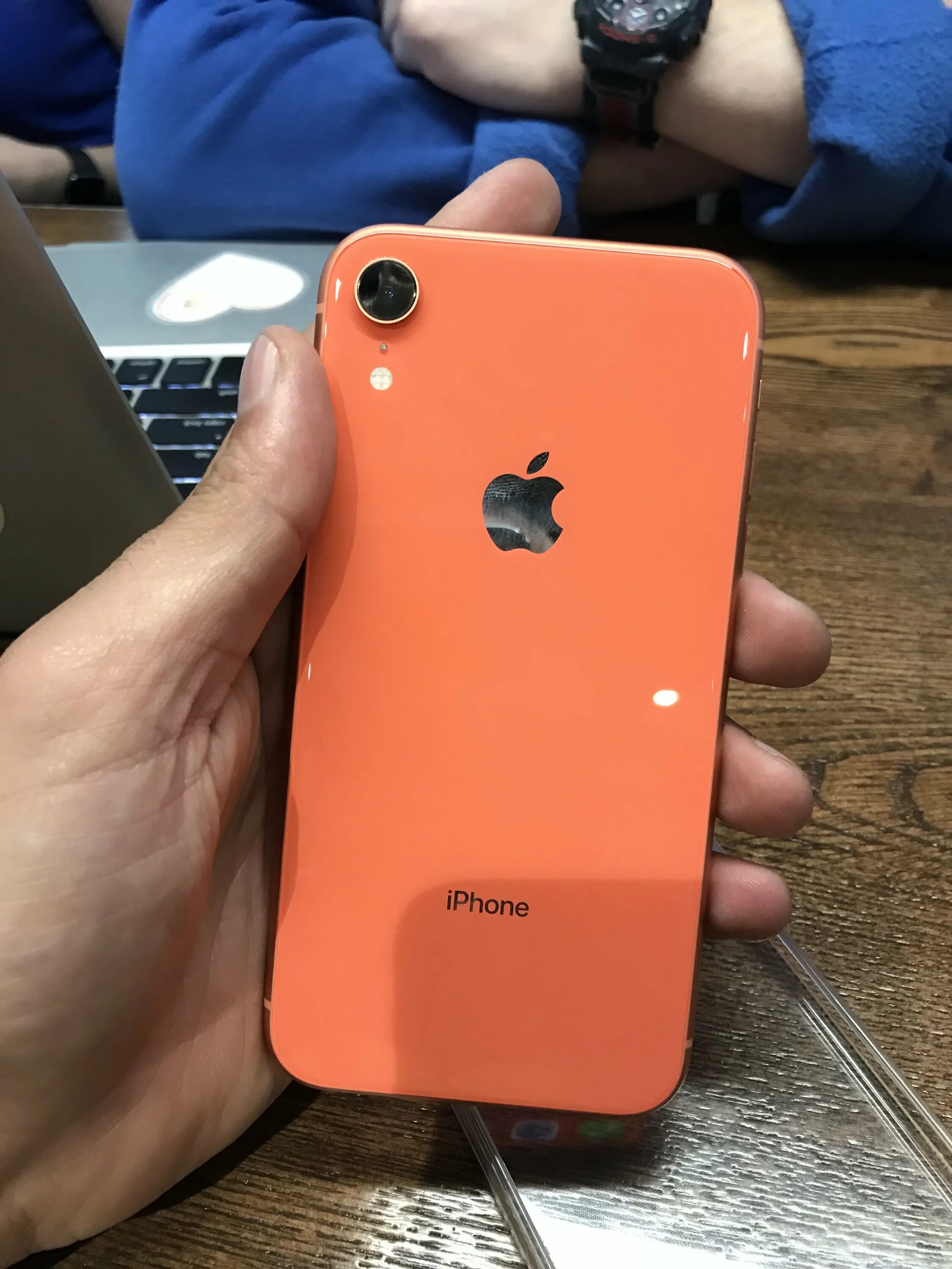 Есть ли айфон xr. Iphone XR iphone XR. Айфон XR 128 ГБ оранжевый. Айфон XR 128 ГБ ДНС.