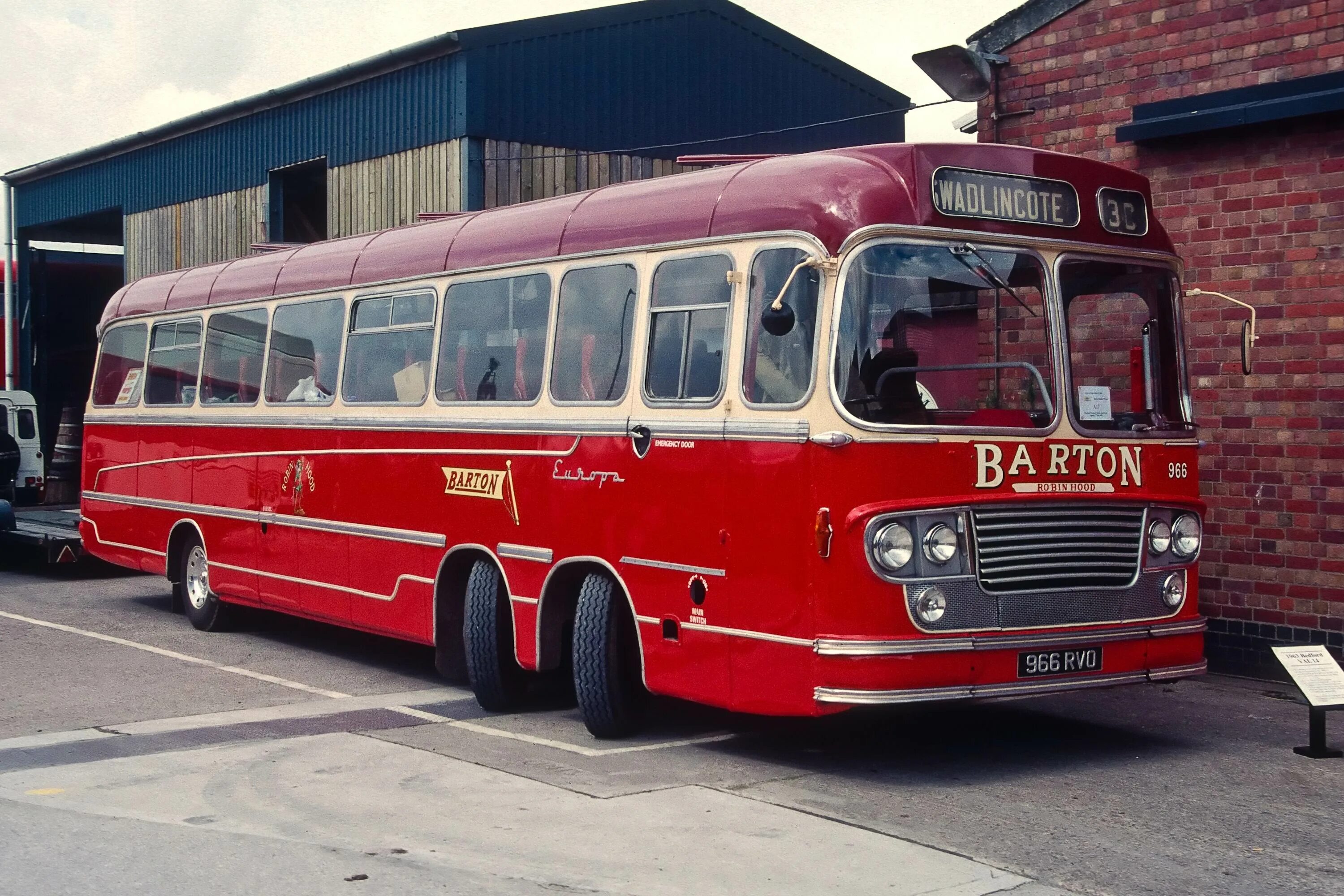 Икарус Бедфорд. Bedford Val. Bedford автобус. Автобус Татра СССР. 2 бус транспорт