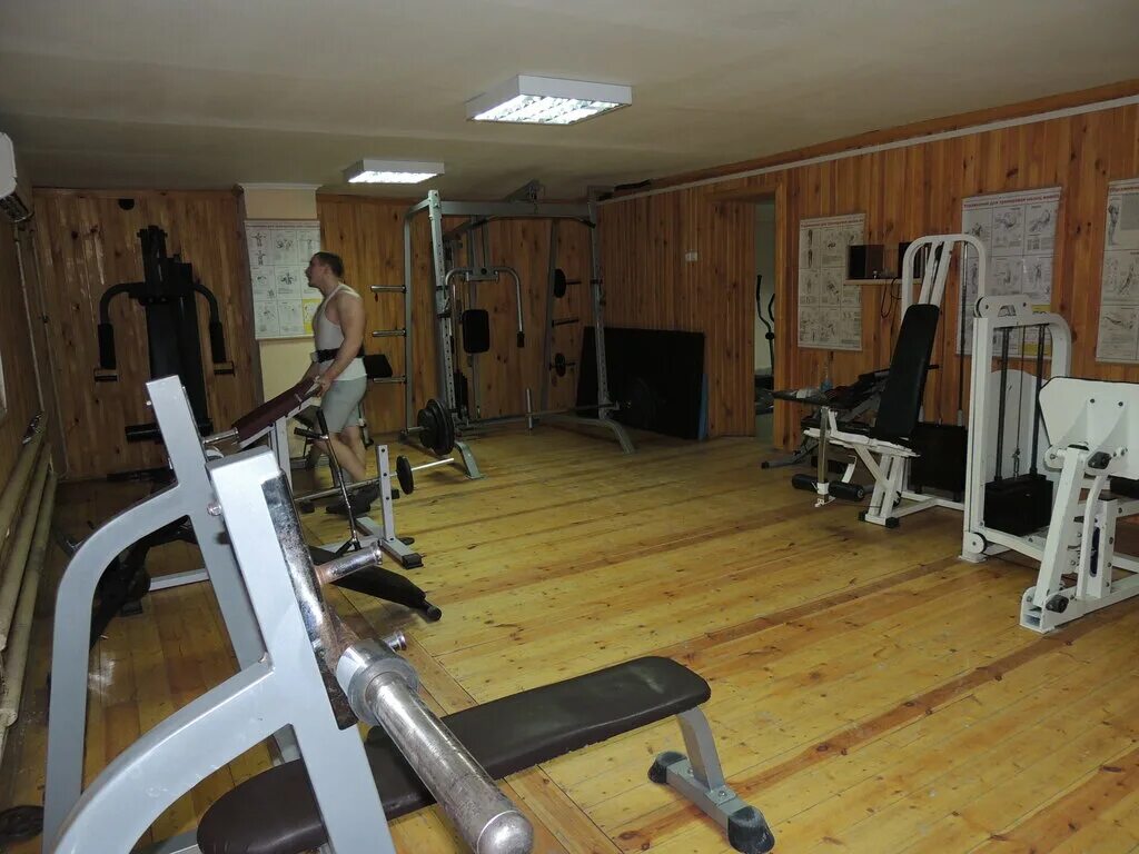 Спортзал энергия. Фитнес центры могилев. Продается зал. Квадрофит. Спортзал королев.