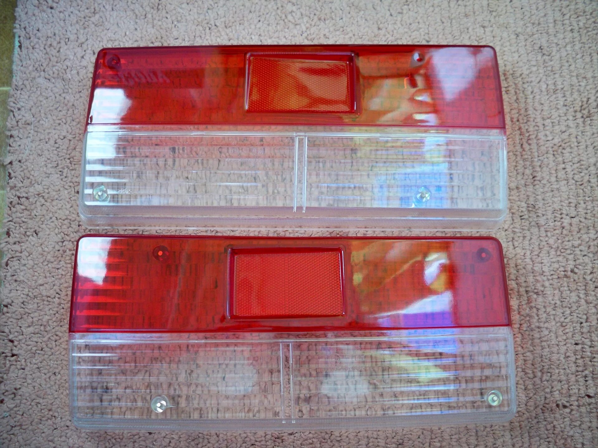 Фонарь ваз 2107 купить. Стёкла задних фонарей ВАЗ 2107. Задние фонари 2107 (красно-тонированные). Задние стекла на фары ВАЗ 2107. Рассеиватель заднего фонаря ВАЗ 2107.