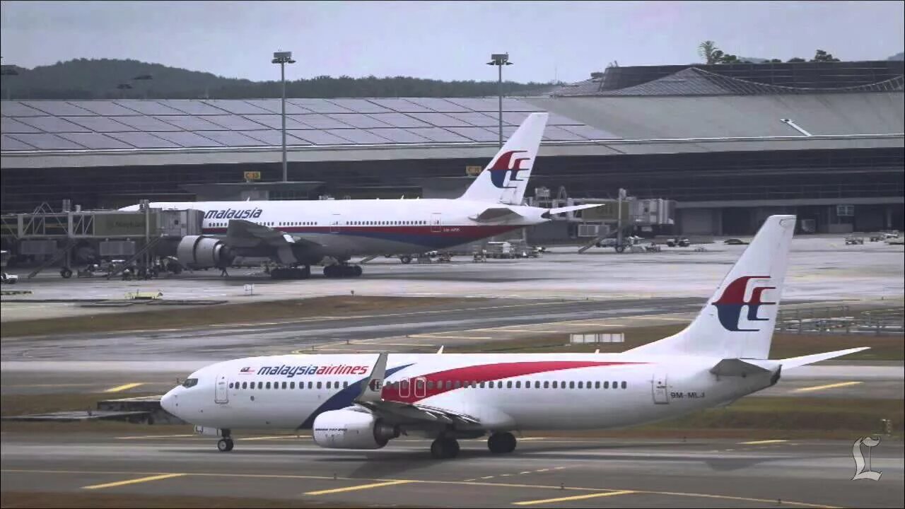 370 малайзия эйрлайнс. Рейс 370 malaysia. Рейс 370 malaysia airlines. Рейс 370 malaysia. Исчезновение рейса 370 malaysia airlines.