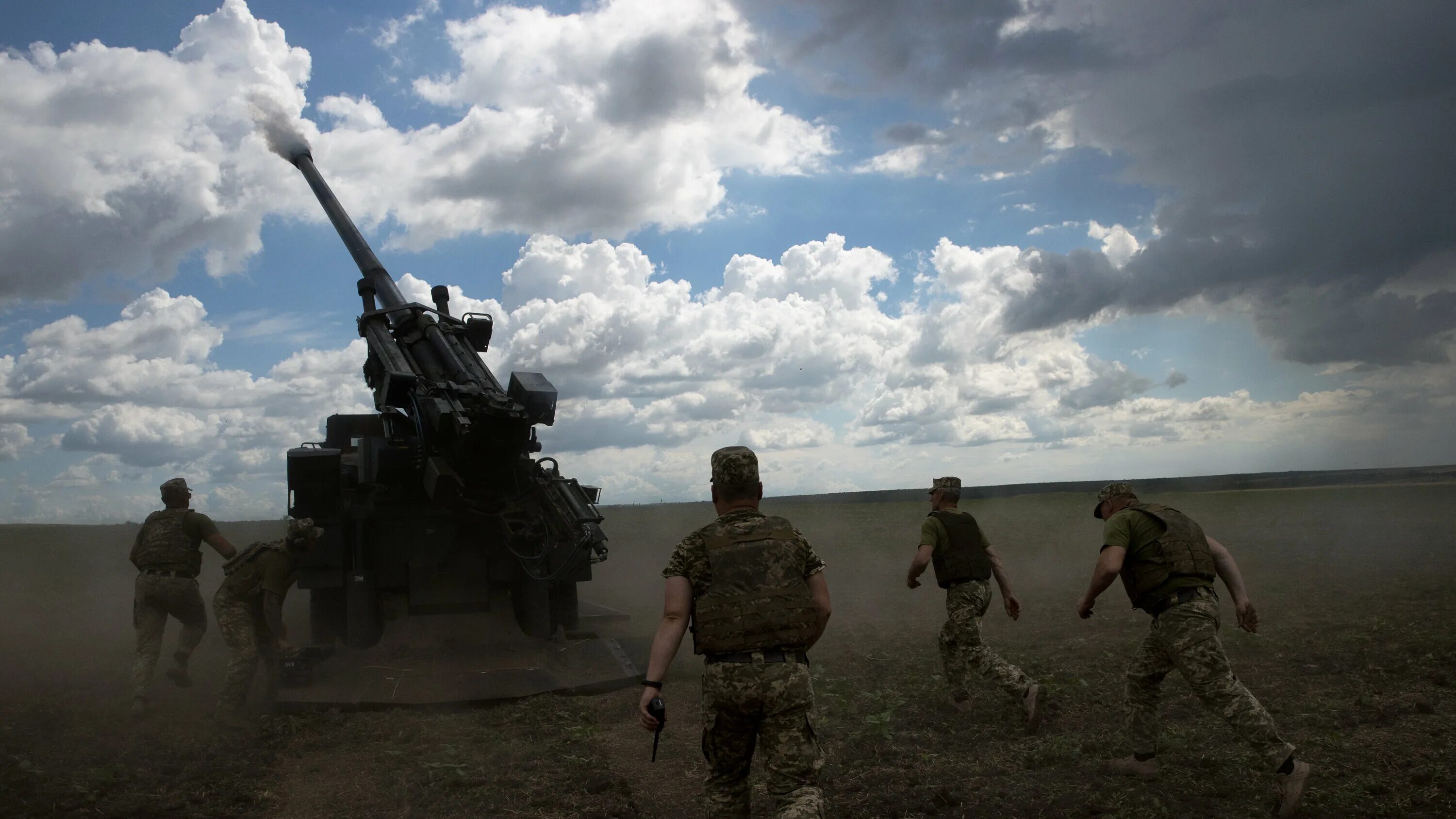 Нападение россии видео. Украинские военные.