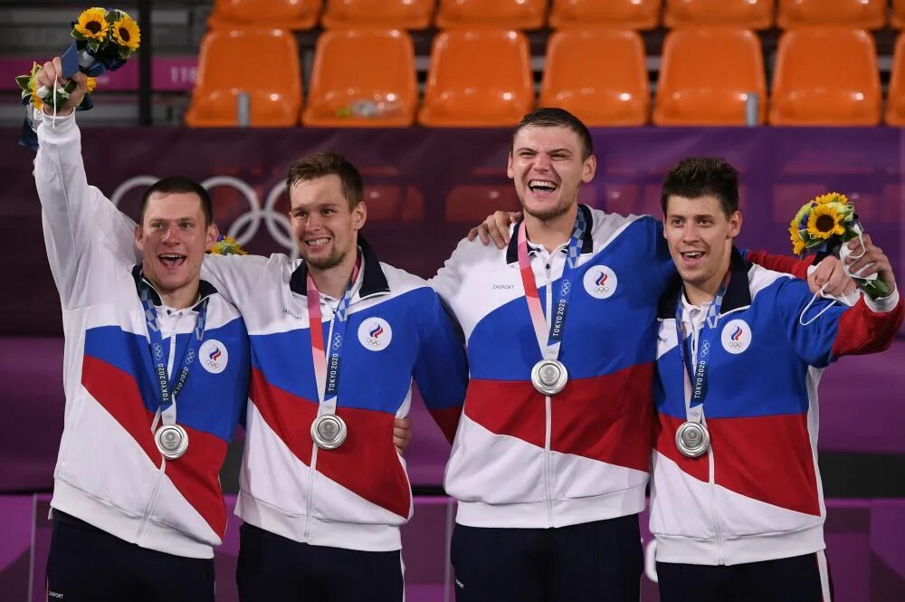 Спортсмены на пьедестале. Призеры олимпиады. Призеры олимпиады. Олимпийские игры. Бокс на олимпийских играх.