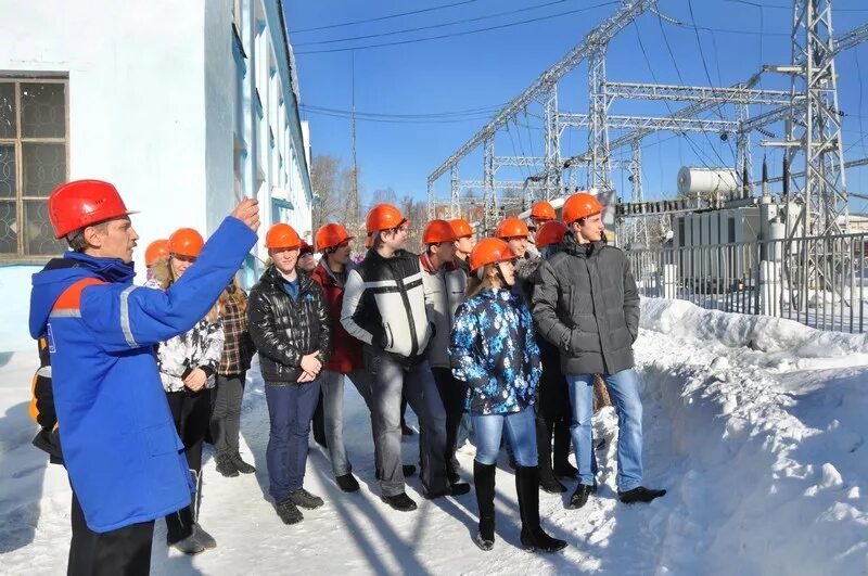Поселок зэс челябэнерго златоуст. Электросети златоуст телефон. Зэс златоуст. Златоустовский рабочий здание. Электросети златоуст телефон.