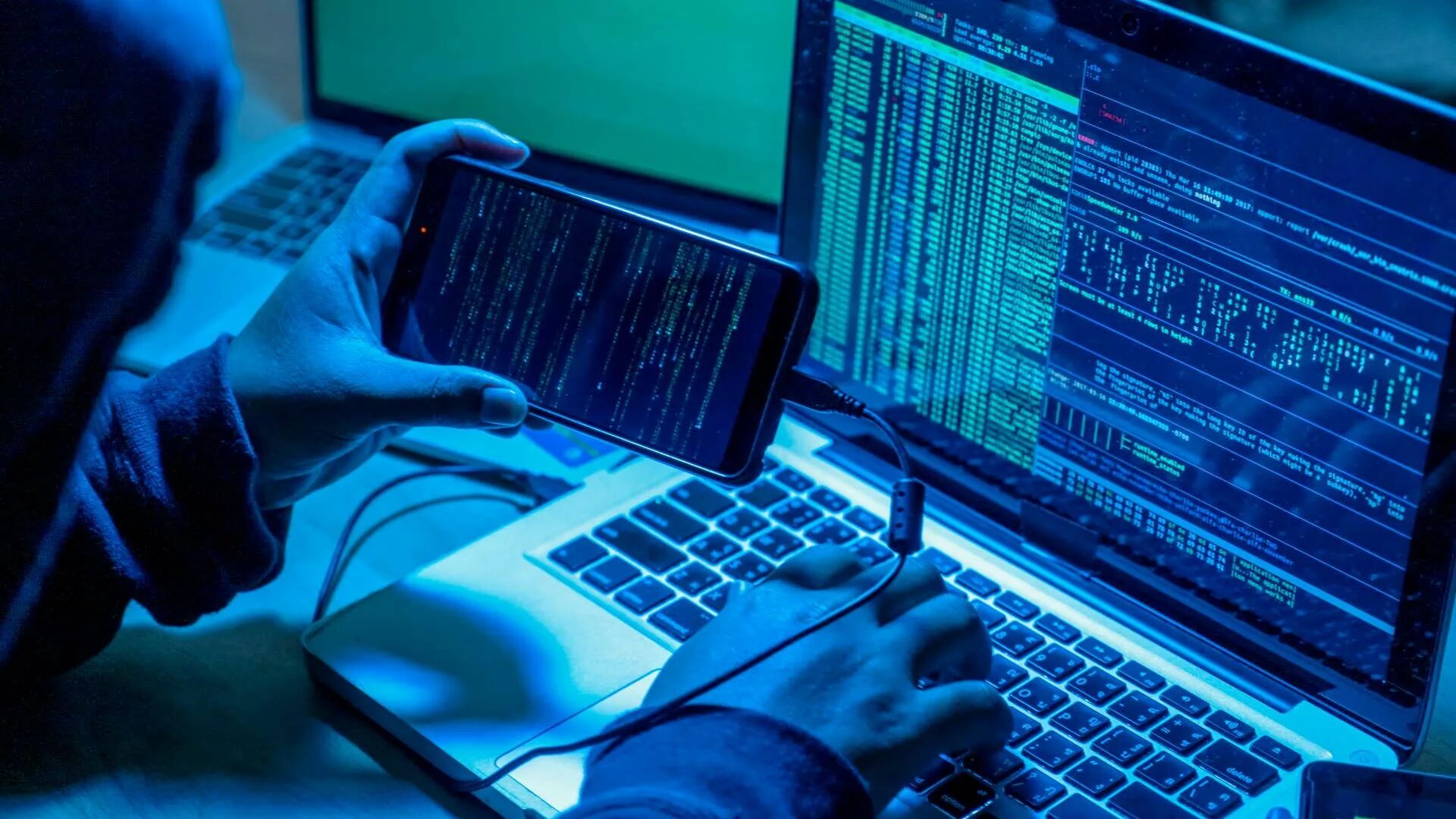 Kiber hacker