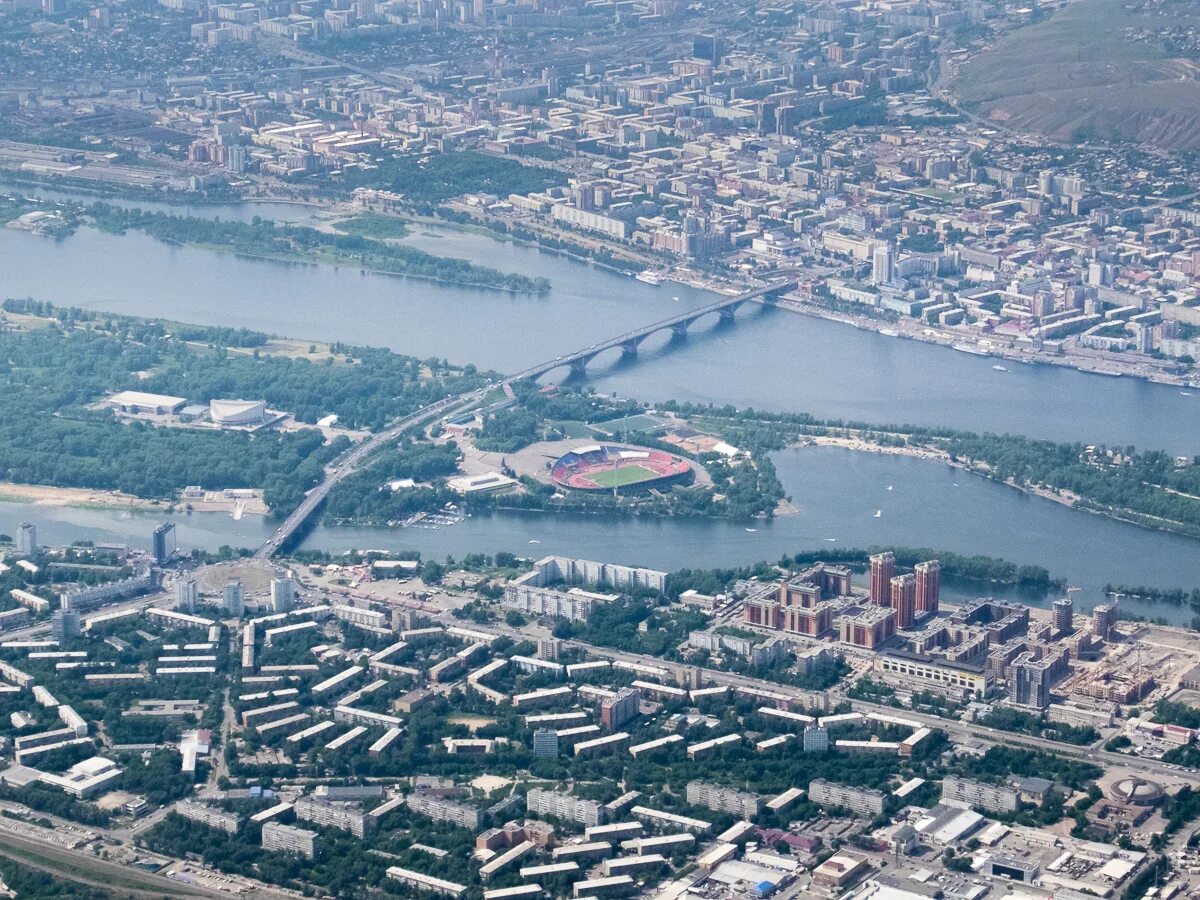 Красноярск с высоты птичьего полета. Кировский район Красноярск. Красноярск города Красноярского края. Красноярский край с высоты птичьего полета. Сколько проживает в красноярске