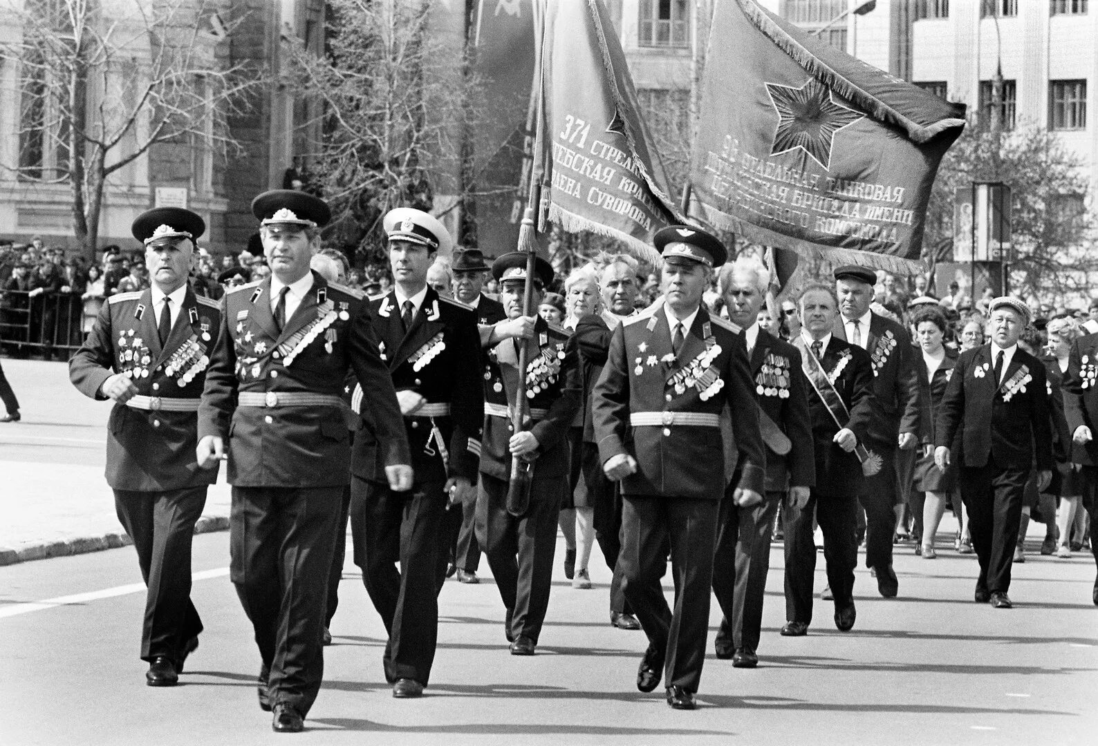 5 ноября 1918 событие. первомайская демонстрация 1956 москва. парад победы 9 мая 1965 года егоров и кантария. история шествий. победа 1945.