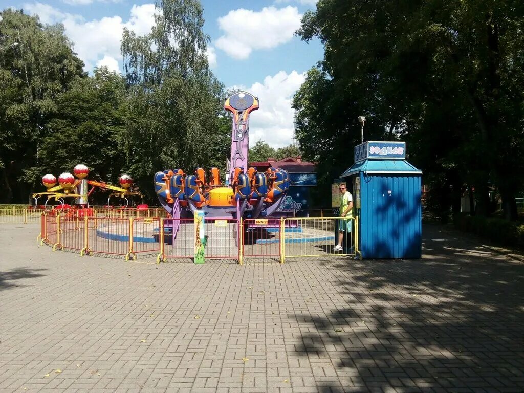 Аттракцион зодиак в новосибирске центральный парк. Аттракцион сатурн пенза. Аттракцион зодиак. Аттракцион зодиак. Аттракцион зодиак в новосибирске центральный парк.