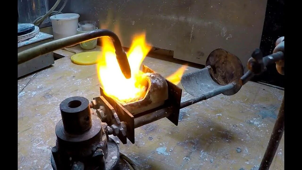 Литейный завод чугунное литьё. Мощная отливка. Литье в разовые песчано-глинистые формы. Чистка отливка слова. Отливка воском на открытие дорог.