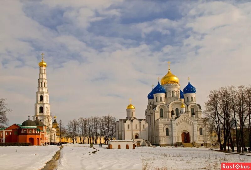 Свято никольский угрешский. Николо-Угрешский монастырь. Свято-Никольский Угрешский мужской ставропигиальный монастырь. Никольский Угрешский монастырь. Пасха Николо Угрешский монастырь.