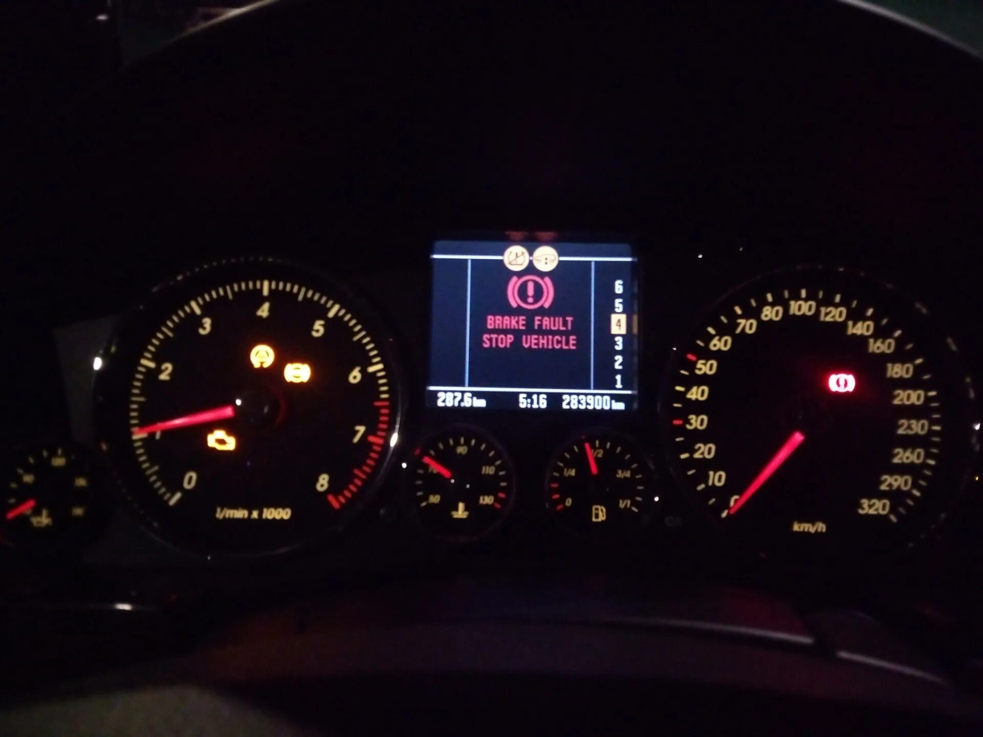 Brake fault stop. Brake fault stop пассат б5. ошибка touareg 1 brake fault stop. эмулятор elv туарег.