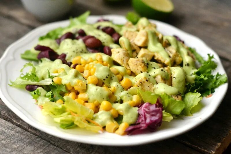 салат курица фасоль яйцо. салат из фасоли и курицы. салат с фасолью и курицей. салат с фасолью и курицей. куриный салат с фасолью.