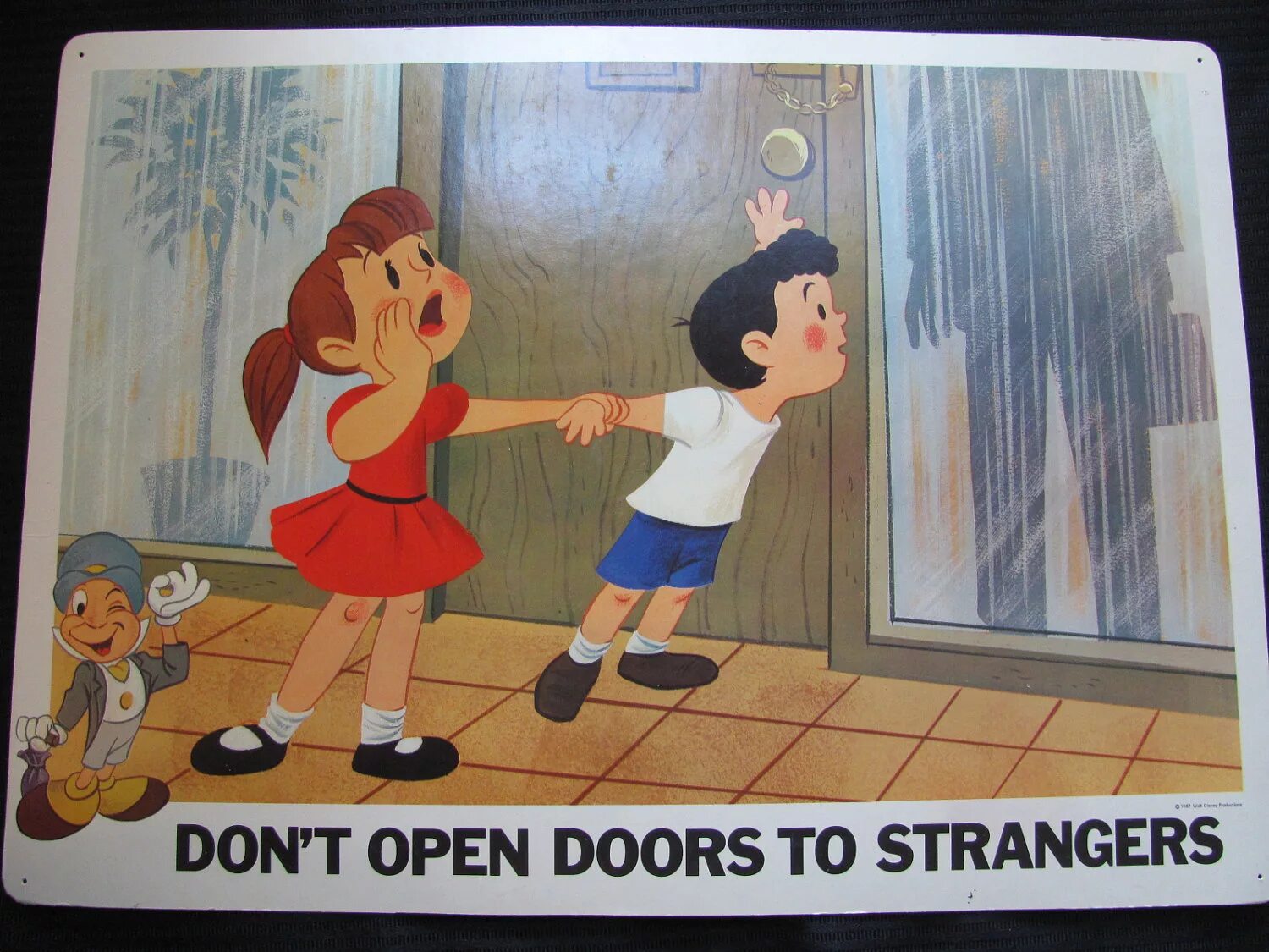 Don't open Doors to strangers. Don`t open the Door. To open the Door. Doors open.