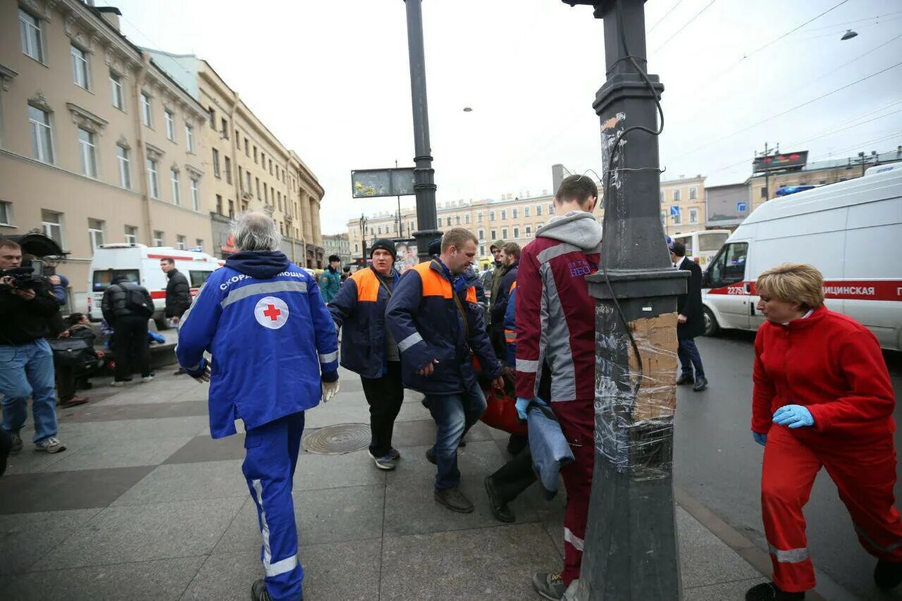 Взрыв в центре СПБ. Взрыв метро Санкт Петербург Сенная площадь Технологический институт. Новости СПБ Фонтанка. Взрыв в метро Санкт Петербурга 2017.