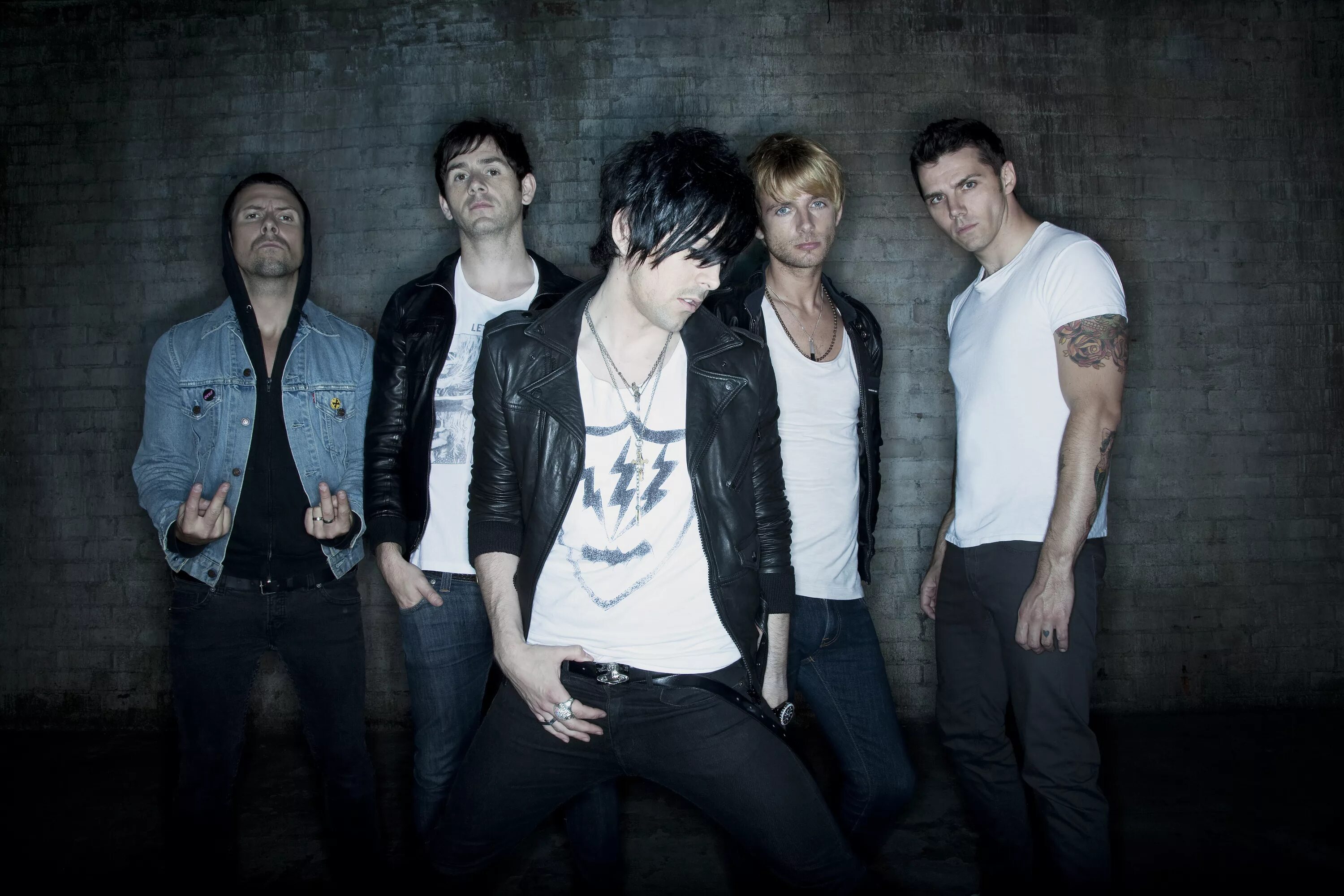 Группа содержит. Lostprophets. группа lostprophets. lostprophets 2004. lost profits группа.