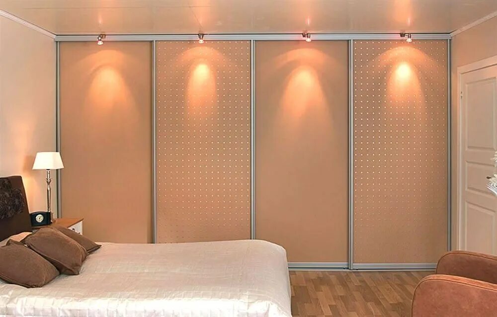 стильное зеркало в спальню. шкаф с подсветкой в спальню. шкаф в современном стиле. шкаф купе с подсветкой. шкаф марвин черный глянец.