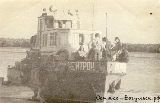 Clermont пароход. Пароход в. Колесный пароход илья муромец. Пароходная труба. Белые пароходы.