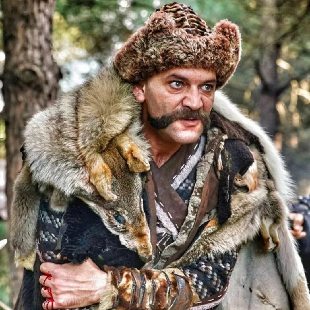 Самса осман. Самса альп воскресший эртугрул. самса альп актер. самса из эртугрула.