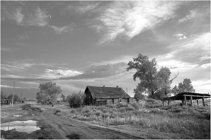 Деревенский б г. Старое село (деревня, Можайский городской округ). Старинная деревня. Черно белая деревня. Старая деревушка.