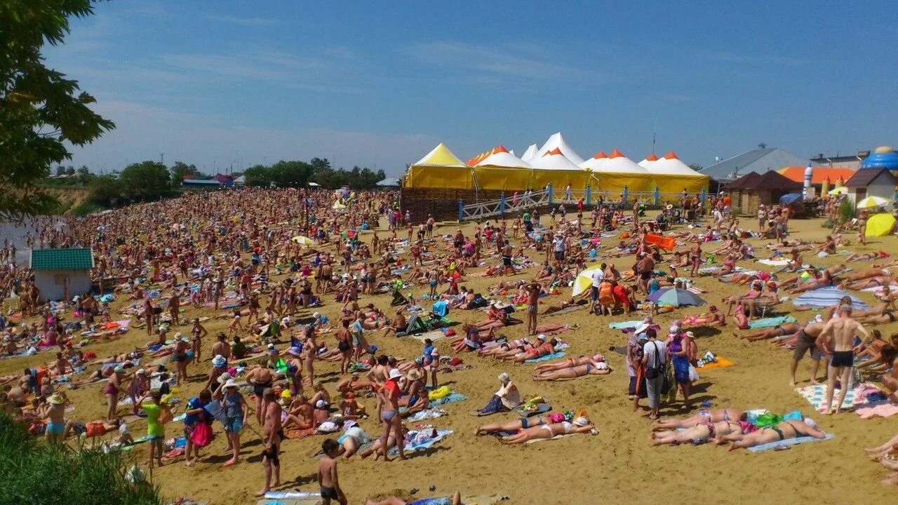 Яровое море алтайский край. Курорт яровое алтайский край. Работа в яровом алтайский край. Озеро яровое курорт алтай. Курорт озеро яровое.