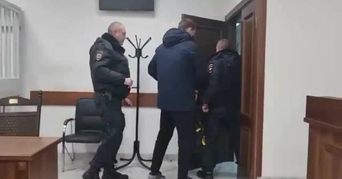 Задержание обвиняемого. Точиддин Бегназаров задержанные в Москве в 2020. Задержание в Москве вчера черных риэлторов. Арест обвинение