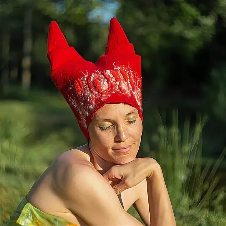 Рогатая шапка баб. Кика рогатая головной убор. головной убор для дачи. рогатый убор селянки 4. рогатая шапка для танца.