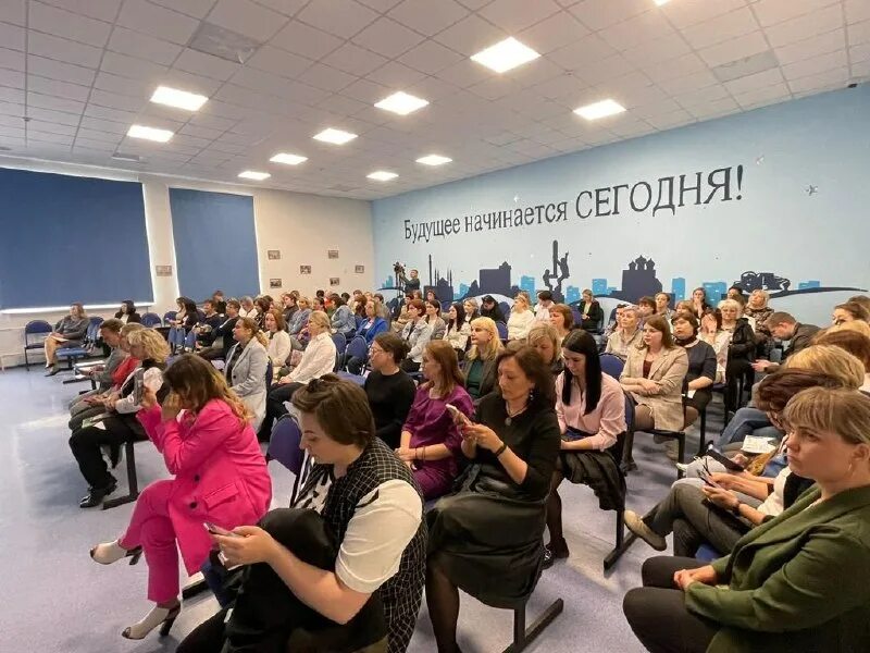 Конкурс для обучения в вузах венгрии на 2023-2024 учебный год. Завуч 1 школы. Библиотека маяковского санитарный день. Мбоу лицей 112. Центр дополнительного образования просвещение.